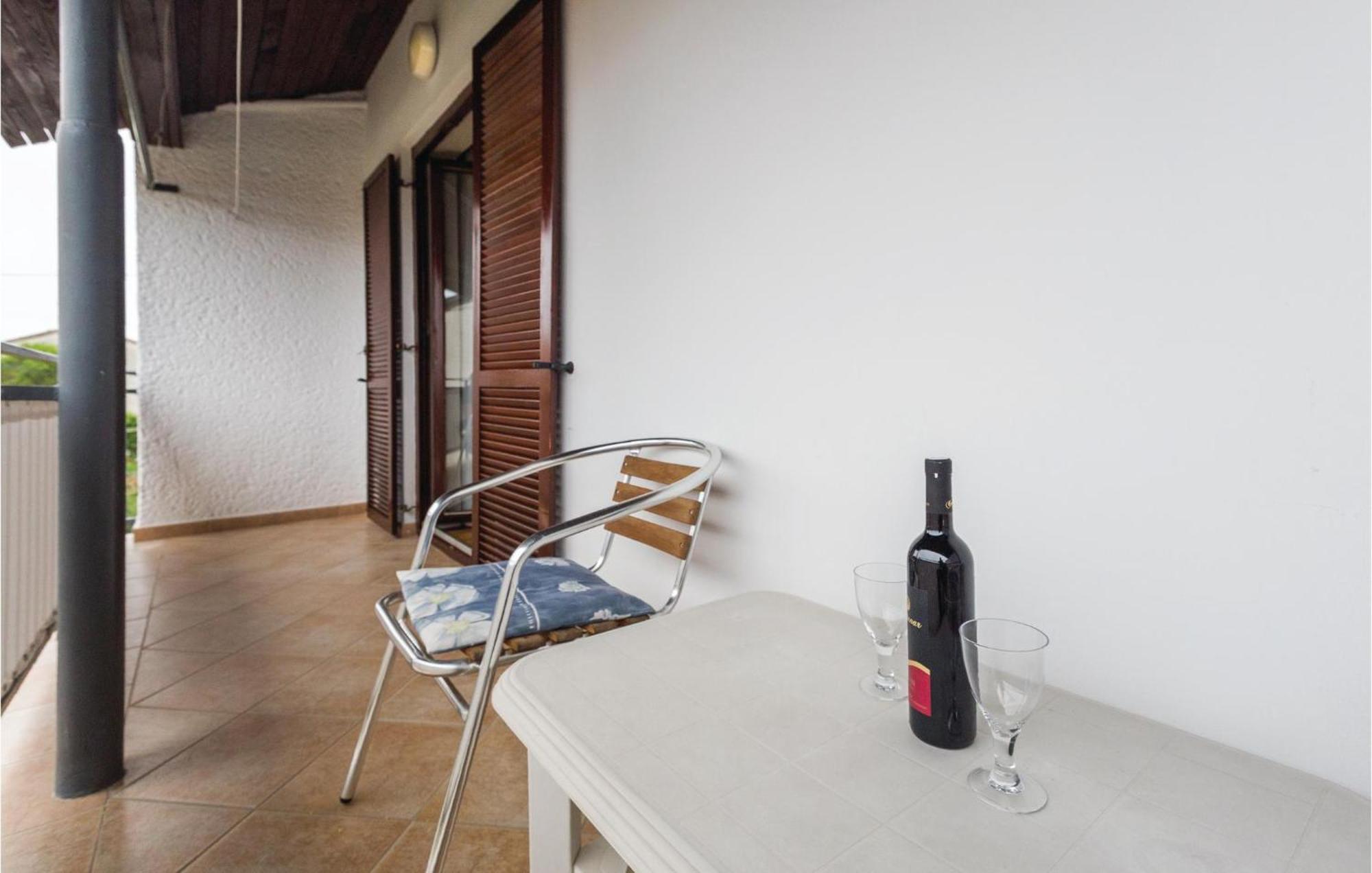 Gorgeous Apartment In Porec With Kitchen Exteriör bild
